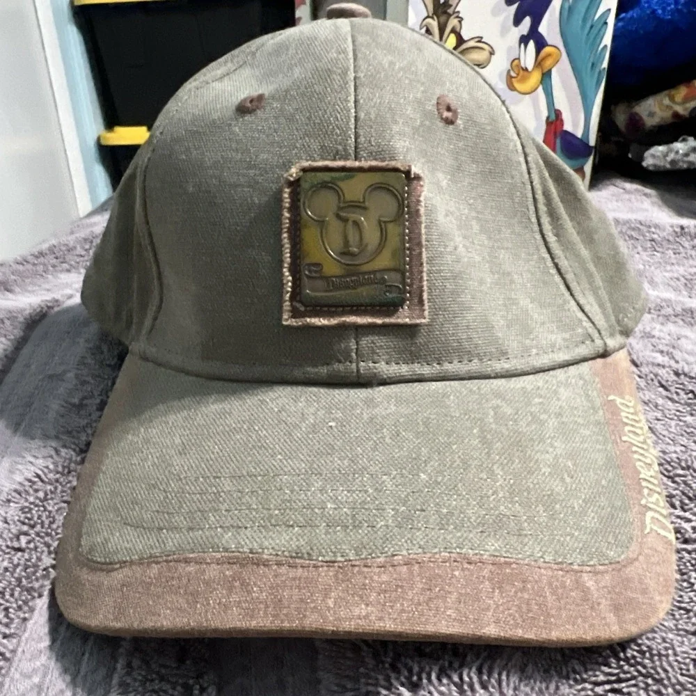 Walt Disney World Disneyland‎ Hat Cap Mickey Mouse Metal Logo Adjustable OSFM